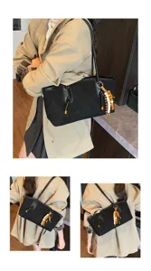 Borsa shopper nera in camoscio da donna elegante borsa a tracolla con ciondolo di perle.