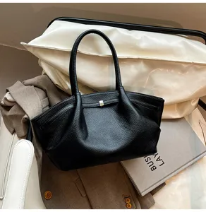 Borsa tote in pelle nera da donna, grande borsa a spalla per commuting e tempo libero quotidiano.