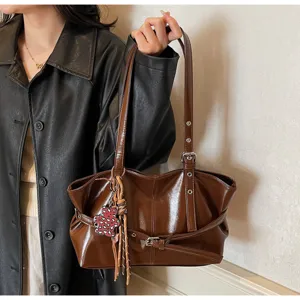 Borsa a tracolla vintage in pelle verniciata marrone da donna, elegante borsa da giorno.