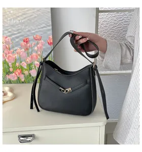 Stylish black hobo shoulder bag for women, premium PU leather casual commuter messenger bag.