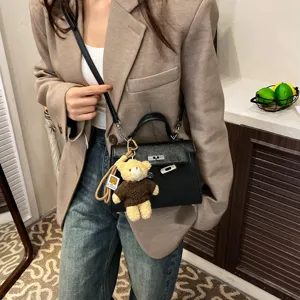 Bolso bandolera retro para mujer bolso de mano minimalista de cuero sintético con bonito oso colgante.