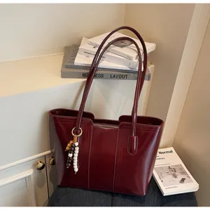 Einfarbige Damen Handtasche, modische Matte Leder Schultertasche fuer Alltag und Arbeit.