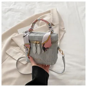 Elegante bolso cubo estructurado gris con pañuelo de seda retro bolso de mano moda mujer
