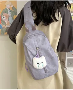 Koreanischer Ins-Stil lila Brusttasche Damen minimalistischer Druck Umhängetasche mit Katze Plüsch.
