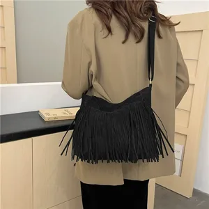 Retro suede fringe shoulder bag for women, stylish solid color crossbody underarm handbag.