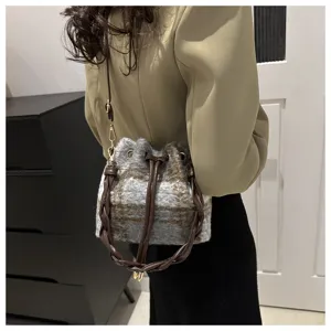 2024 Winter trendy color-block plaid bucket bag, simple crossbody casual commuting style