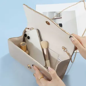 Borsa da sera glitterata con catena, elegante pochette per feste, matrimoni ed eventi.