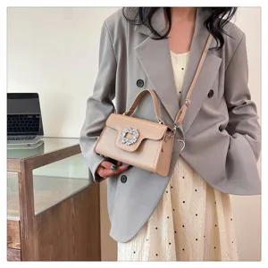 Elegante bolso de mano chic para mujer con hebilla de estrás, bonito bolso bandolera.