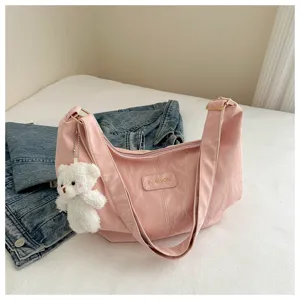 Bolso de hombro holgado en color rosa con colgante de oso blanco, gran bolso tote para mujer.