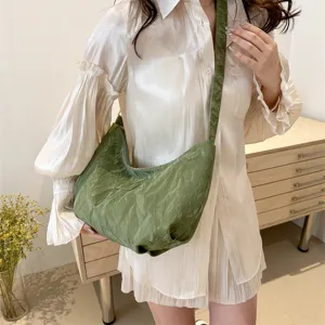 Bolso de hombro arrugado verde para mujer, elegante bolso hobo cruzado de gran capacidad.