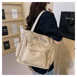 Μεγάλη νάιλον τσάντα tote για γυναίκες, casual τσάντα ώμου και βιβλίου με πολλές τσέπες.