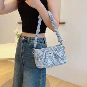 Women casual pleated underarm shoulder bag with chain trendy cloud handbag for daily wear