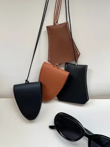 Collier pochette en cuir géométrique pour le cou chaîne de clavicule bijoux minimalistes
