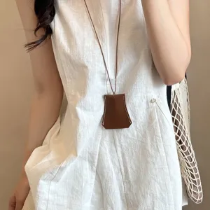 Collier sac en cuir geometrique chaine de clavicule minimaliste mode tendance bijoux