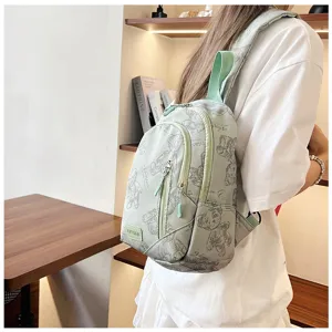 Zaino con stampa orsetto carino da donna, borsa a tracolla casual leggera ed elegante.