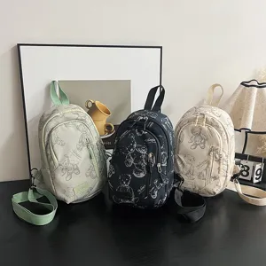 Borsa a Tracolla sul Petto in Nylon con Stampa Orsetto Carino Borsa da Viaggio Leggera e Casual Borsa da Giorno alla Moda per Donna