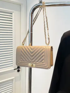 Sac Bandoulière Femme en Cuir PU Matelassé en V avec Chaîne Sac à Épaule Classique Couleur Unie Élégant Messenger