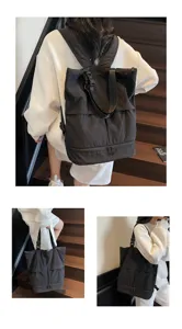 Zaino elegante in nylon nero da donna, capiente borsa da viaggio e borsa a spalla casual.