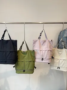 Zaino multifunzionale in nylon borsa grande capacità casual da viaggio per donna quotidiano.