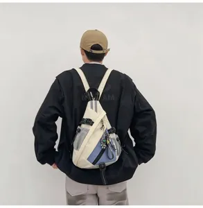 Zaino triangolare multifunzionale da uomo streetwear elegante borsa a tracolla alla moda.