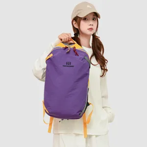 Stylischer, farbblockierender Rucksack für Freizeit, langlebiger Outdoor-Wander-Wasserdicht-Daypack.