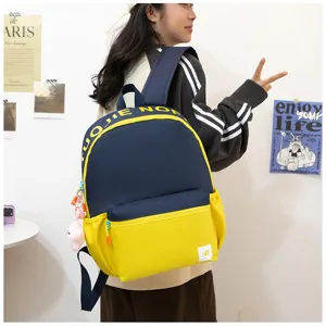 Stylischer japanischer Color-Block Rucksack für Studenten mit großem Fassungsvermögen.