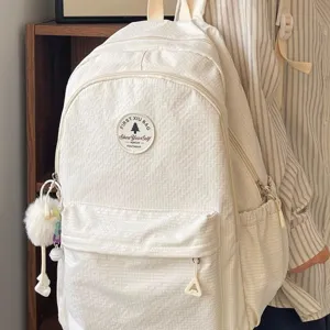 Minimalistischer, grosser Schulrucksack mit Kapazitaet fuer Studenten im Alltag.