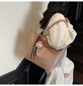 Lässige große Shopper Schultertasche für Damen modische Pendler Dumpling Umhängetasche mit Plüsch