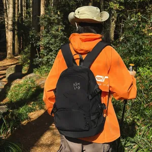 Zaino da trekking all'aperto per uomo e donna, grande e comoda borsa da viaggio nera.