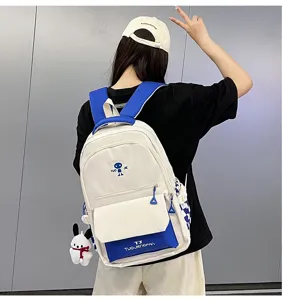 Zaino scolastico bicolore elegante con grande capacità per l'uso quotidiano degli studenti.