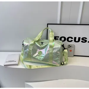Borsa sportiva olografica lucida, spaziosa borsa da viaggio per fitness e tempo libero.