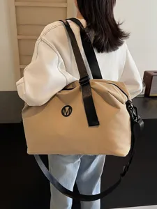 Large capacity casual travel duffel bag for fitness and sports, stylish khaki shoulder bag.