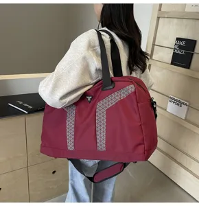 Large capacity travel duffel bag for fitness yoga and short trips, durable shoulder bag.
