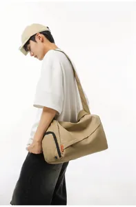 Casual crossbody travel duffel bag for men and women, waterproof fitness sports bag.