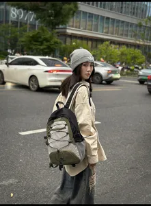 Zaino sportivo all'aperto da donna, elegante borsa da viaggio con coulisse e spallacci.