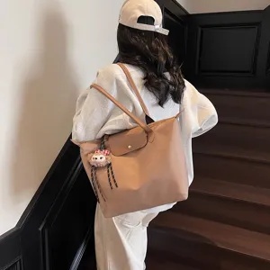 Lässige große Henkeltasche für Damen, stilvolle Umhängetasche für Alltag und Arbeit in Braun.