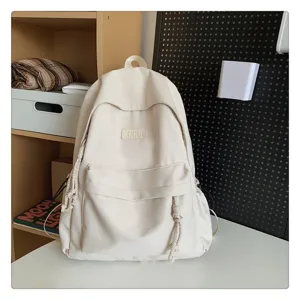Beiger minimalistischer Schulrucksack mit Fronttasche, Freizeittagesrucksack für Teens.