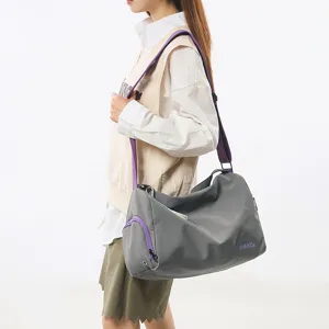 Stylish contrast color lightweight yoga fitness gym bag trendy multi-functional shoulder bag