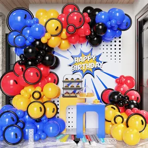 Kit arco palloncini compleanno colorati con sfondo pop art per decorazione festa.