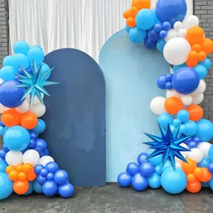 Kit arco palloncini con palloncini blu arancione e stella per festa scuola sfondo