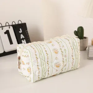 Bolsa de maquillaje acolchada floral, estuche cosmético suave, organizador portátil