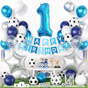 Set di palloncini per festa di compleanno di calcio blu con bandiera e palloncini.