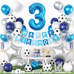 Set di palloncini di compleanno a tema calcio blu e bianco con numero 3 e festone.