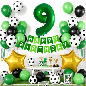 Set di palloncini di compleanno a tema calcio con palloncino numero 9 verde e festone festa
