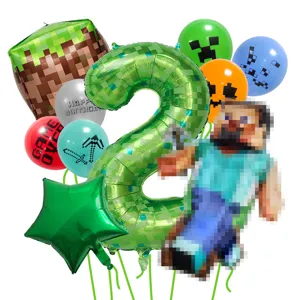 Nahaufnahme Details des Minecraft Folienballon Sets mit lebendigen Pixelmustern für Party.