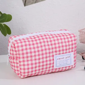 Sac de maquillage matelassé à carreaux rose et blanc trousse de toilette mignonne