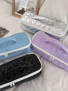 Borsa trapuntata per asciugacapelli astuccio da viaggio con motivo a cuore utile.