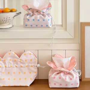 Cute polka dot flower tissue box, soft fabric decorative tissue holder for home decor.