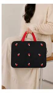 Koreanische gesteppte Laptoptasche 14 Zoll leichte stoßfeste bestickte Pilz Notebook Hülle