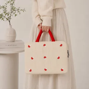 Koreanische Gesteppte Laptoptasche 14 Zoll Pilz Bestickt Stoßfeste Notebook-Hülle Tragbare Reisetasche Für Damen
